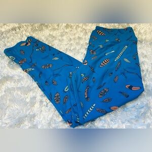 Beautiful pair of LuLaRoe leggings!  Size Tall and Curvy.  TC.  (L/XL/2X)